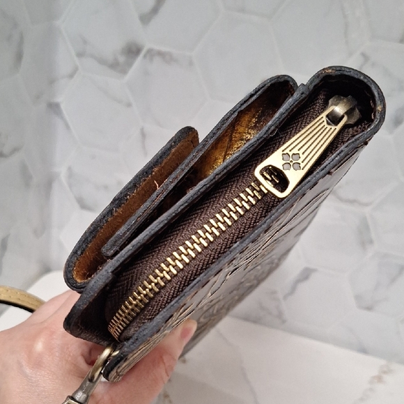 Patricia Nash AZARIO Metallic Embossed Leather Crossbody Clutch - Picture 4 of 15